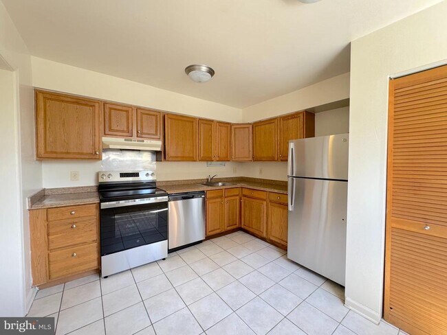 Building Photo - 4538 Conwell Dr