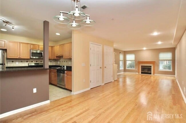 Building Photo - 116 Chariot Ct