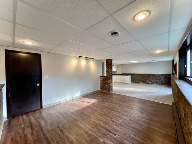 Building Photo - 312 S Lodge Ln