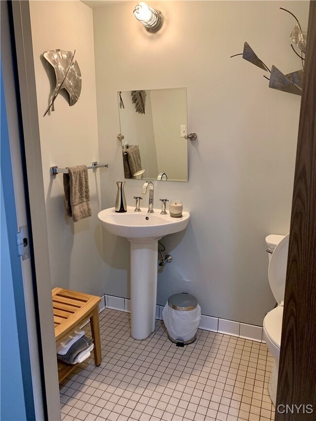 Building Photo - 520 Seneca St