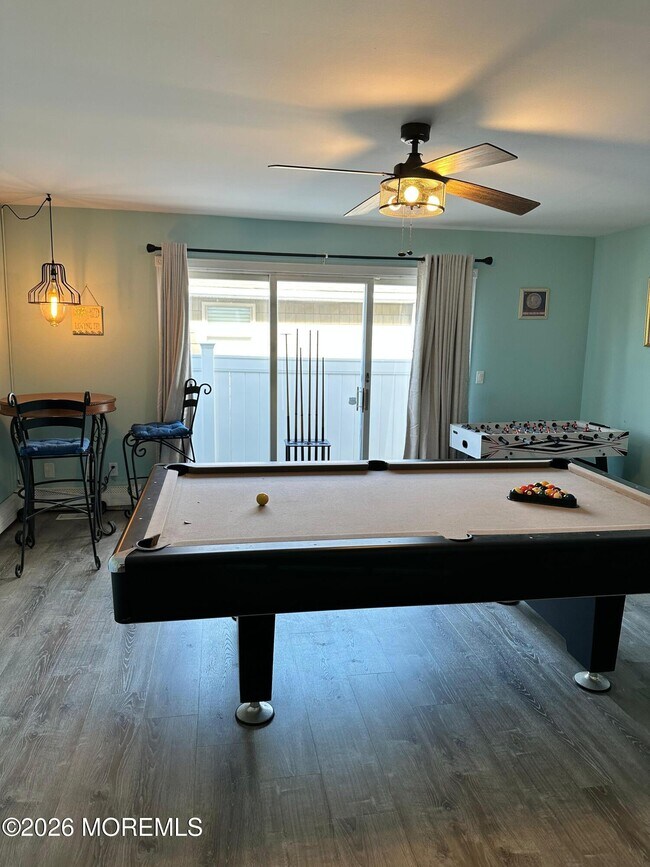 Building Photo - 3 E Central Ave