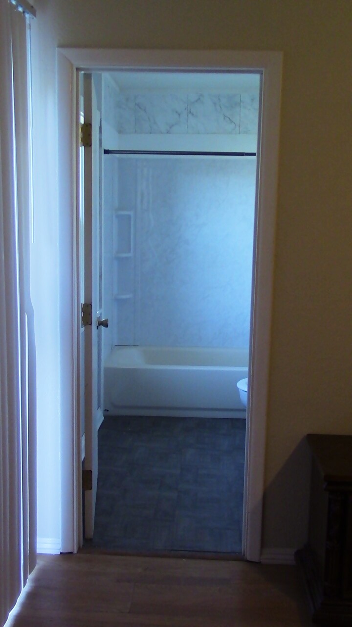 2 full baths - 2710 Oliver Ave