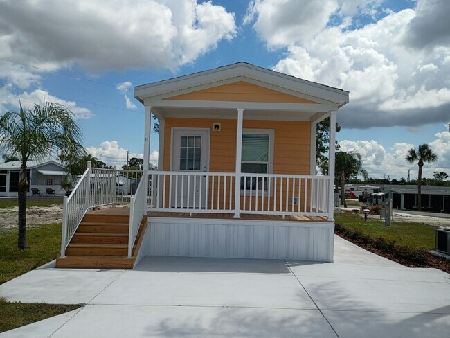 Building Photo - 24 Lily Dr