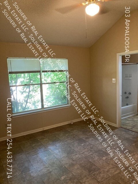 Building Photo - 303 Appaloosa Dr