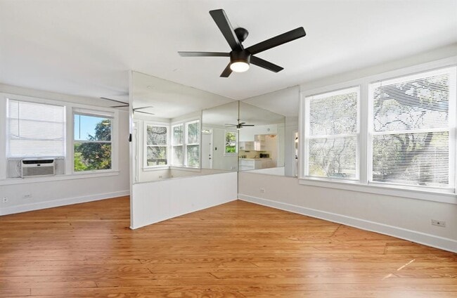 Building Photo - 1403 Windsor Rd