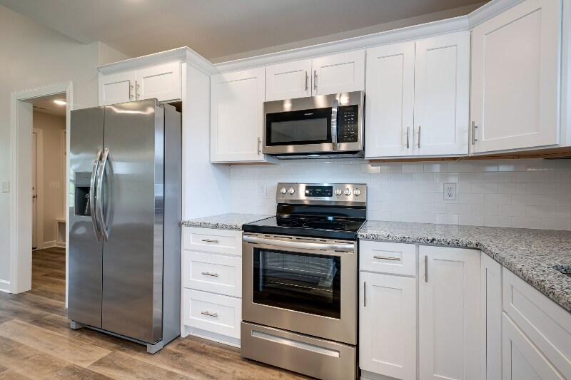 Building Photo - 644 S Tunnel Rd