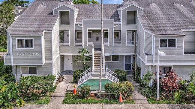 Primary Photo - 3453 NW 44th St