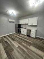 Building Photo - 824 E 39th St