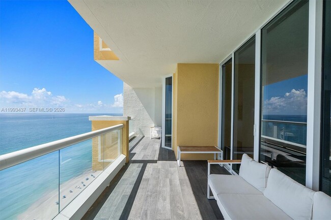 Building Photo - 17875 Collins Ave