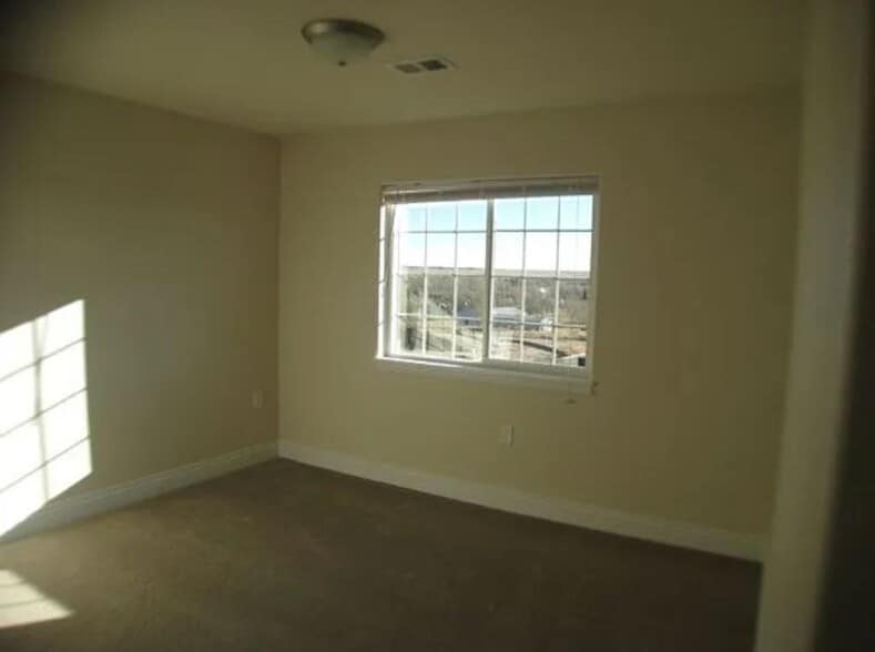 Building Photo - 115 Montalto Dr