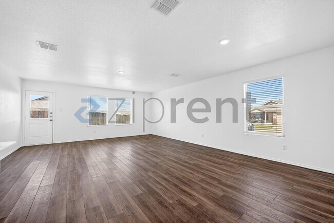 Building Photo - 900 Wildflower St