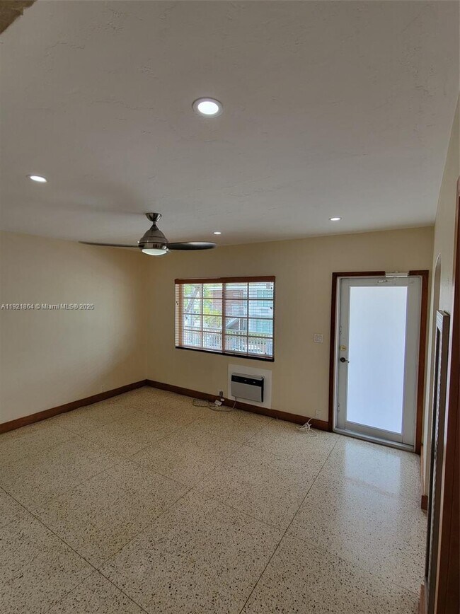 Building Photo - 7400 Harding Ave