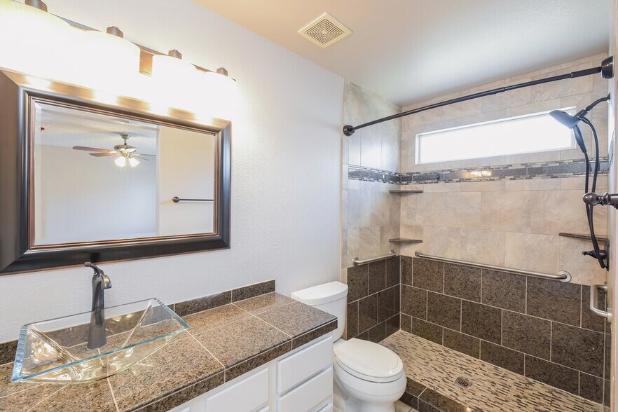 Building Photo - 1315 W 133rd Cir