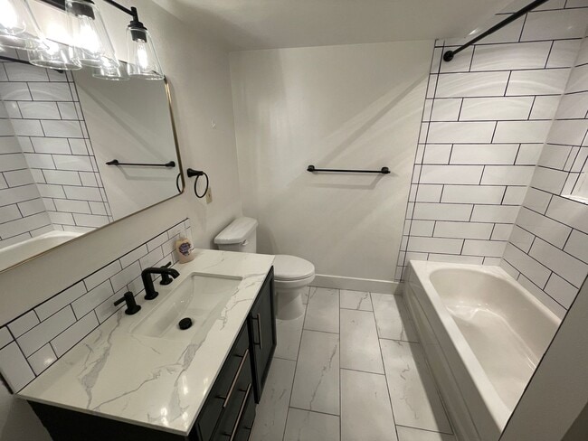 Building Photo - 4303 Kingsway