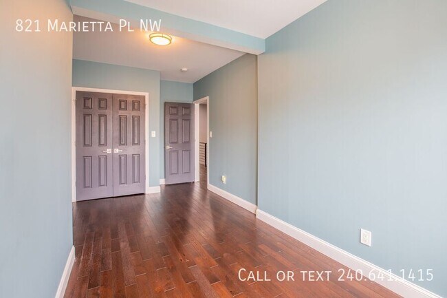 Building Photo - 821 Marietta Pl NW