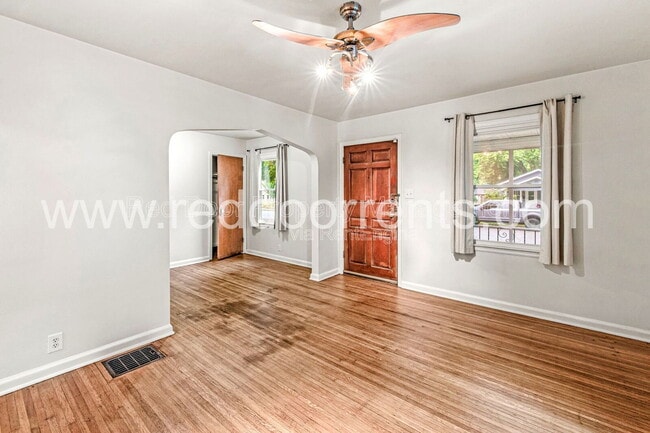 Building Photo - 4925 Crittenden Ave