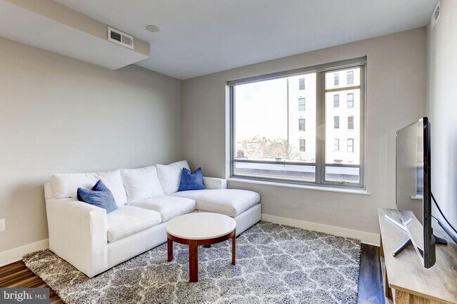 Building Photo - 1311 13th St NW