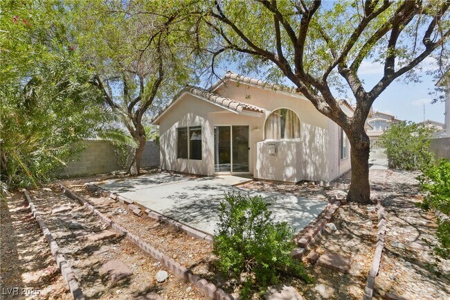 Building Photo - 8473 Birthstone Ave