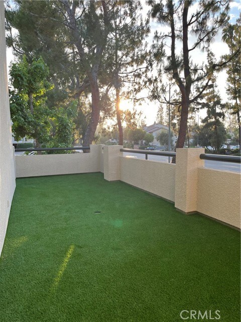 Building Photo - 21400 Burbank Blvd