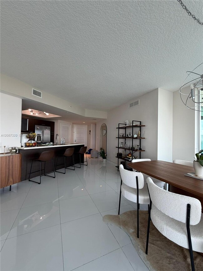 Building Photo - 200 Sunny Isles Blvd