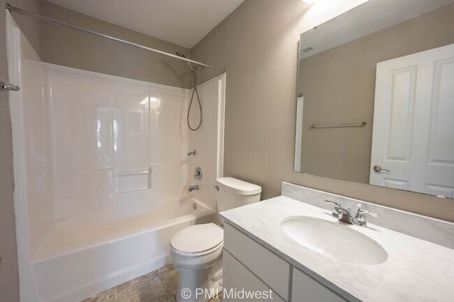 Building Photo - "Charming 3-Bed Oasis with 2 Full Baths in...