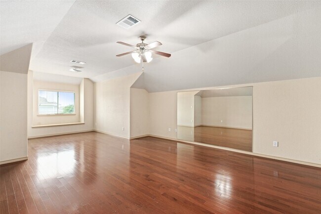 Building Photo - 5032 Harney Dr