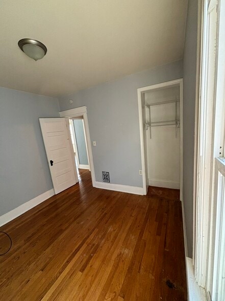 Building Photo - 405 Tompkins St