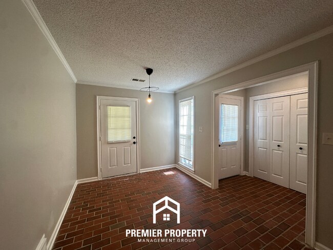 Building Photo - Newly Renovated 3BR/2BA Executive Home in Cordova | Granite Counters & 2,100 Sq Ft