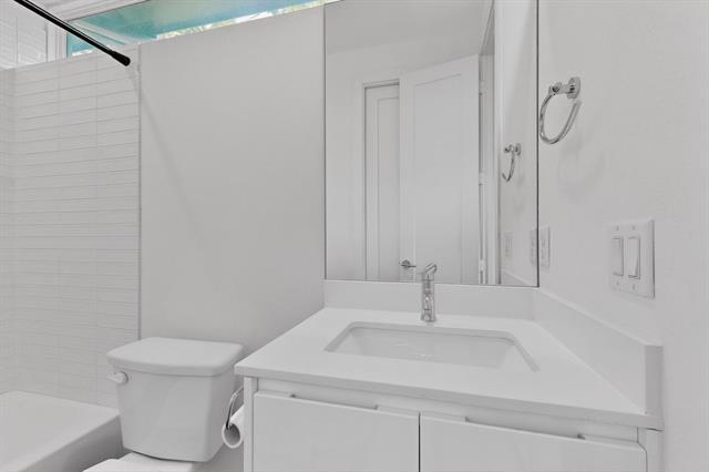 Building Photo - 4920 Lexington Ct