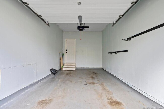 Building Photo - 6 Rhodora Terrace