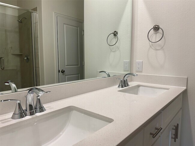 Building Photo - 808 Santa Lucia Dr