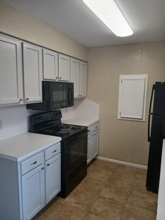 Building Photo - 5101 Middlecoff Cir