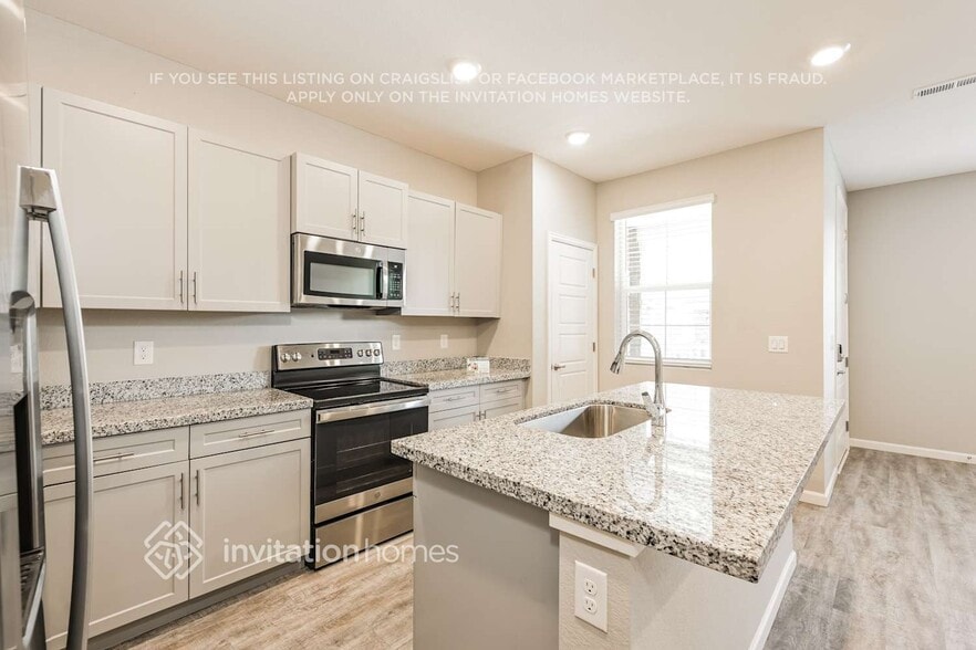 Building Photo - 1739 S Elk Way