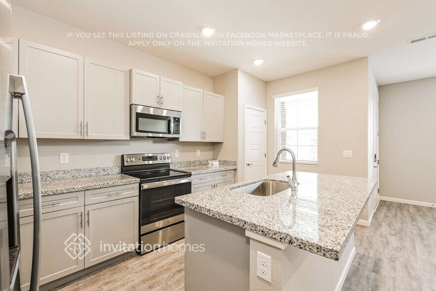 Building Photo - 24360 E Colorado Dr