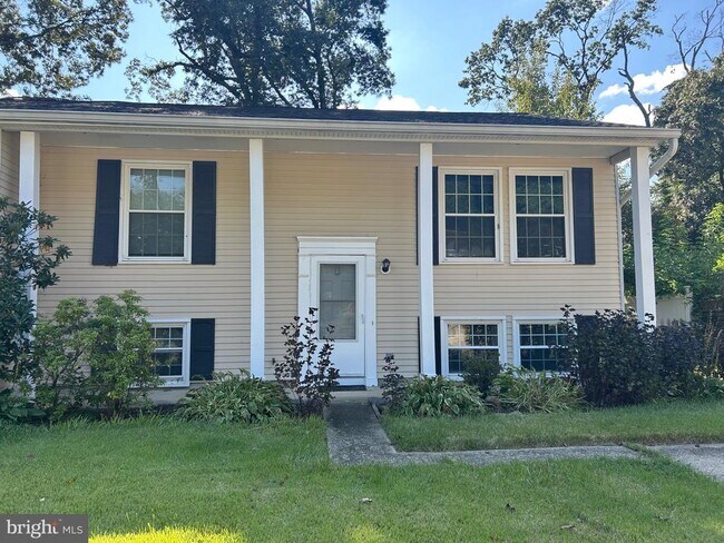 Building Photo - 615 McKinway