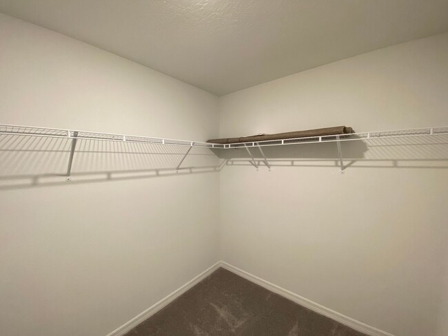 Building Photo - Hills Of Tuscany - Great Location, 3/2/2 ***WON'T LAST***