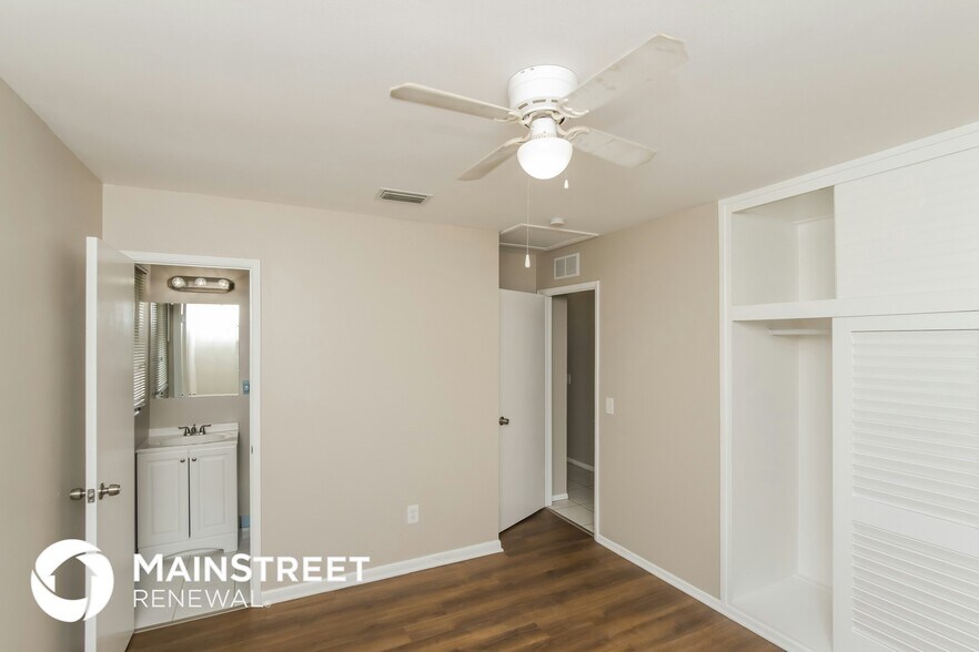 Building Photo - 4395 Sherwood Blvd