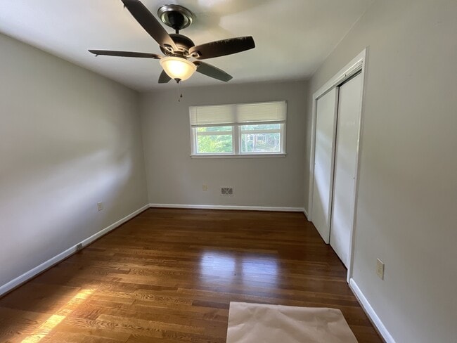 Building Photo - 405 Winesap Rd