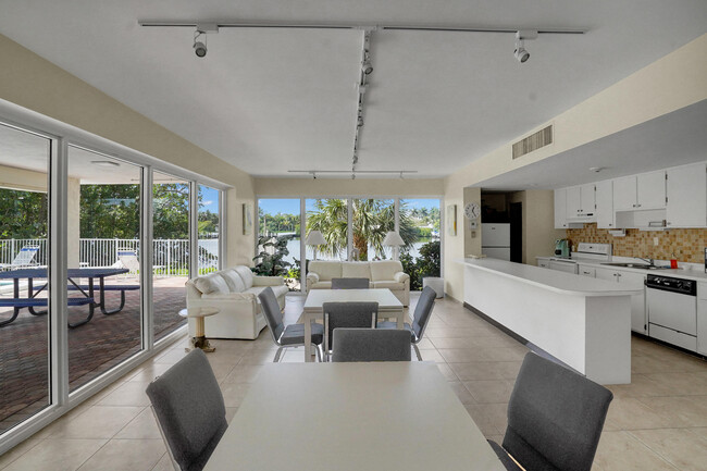 Building Photo - 3581 S Ocean Blvd