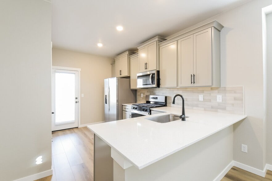 Building Photo - 9404 Yampa St