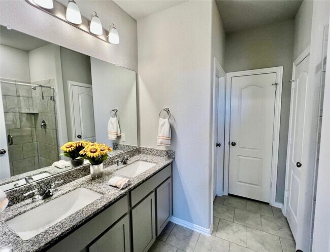 Building Photo - 31418 Horseshoe Meadow Bend Ln