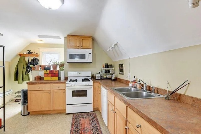 Kitchen - 3031 11th Ave S