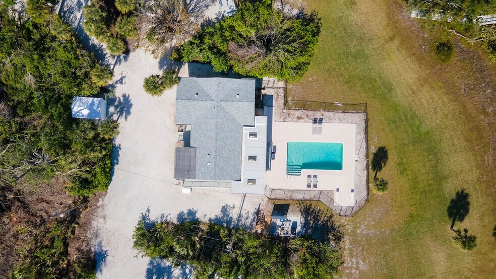 Building Photo - 7715 Manasota Key Rd