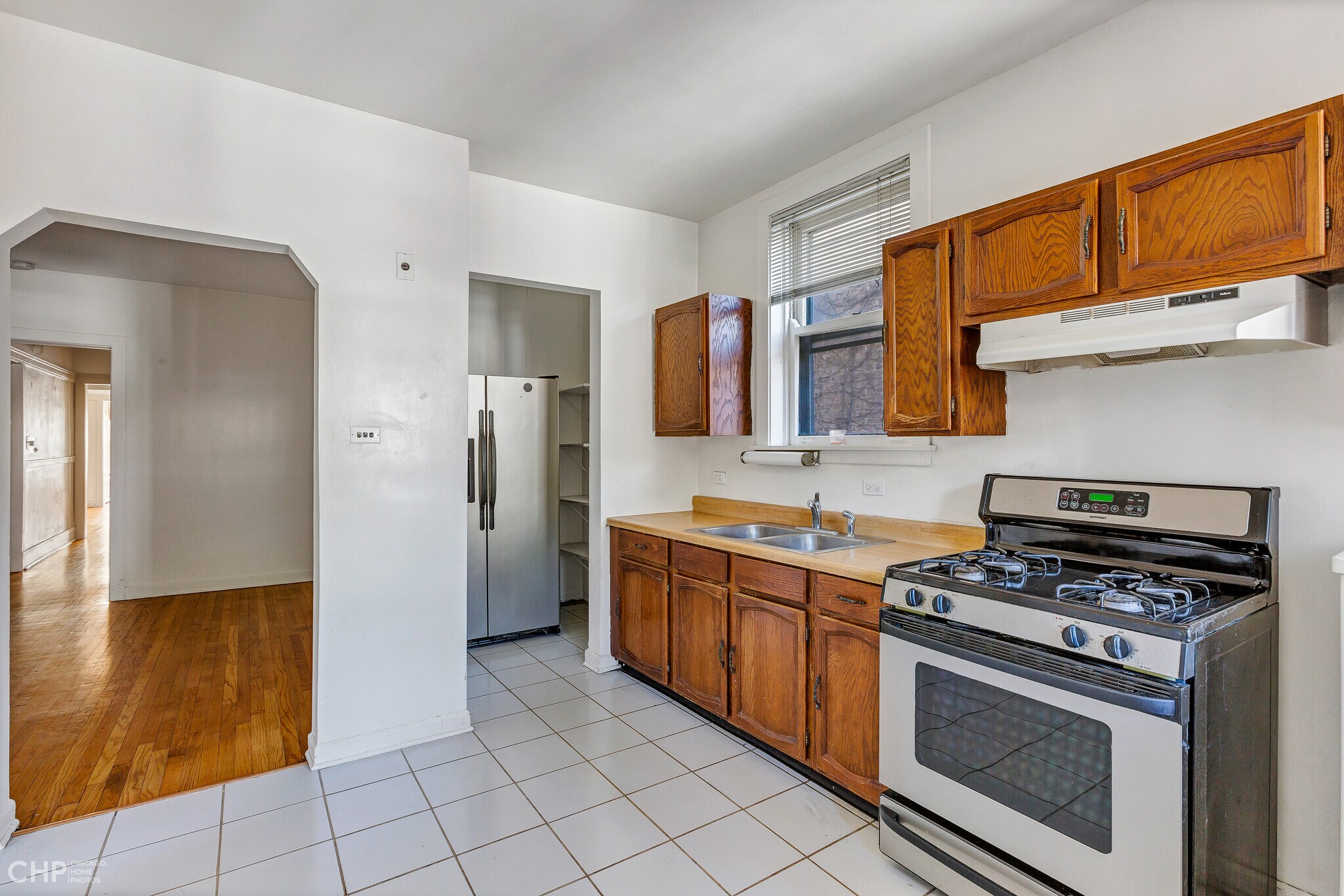 Building Photo - 6528 N Bosworth Ave