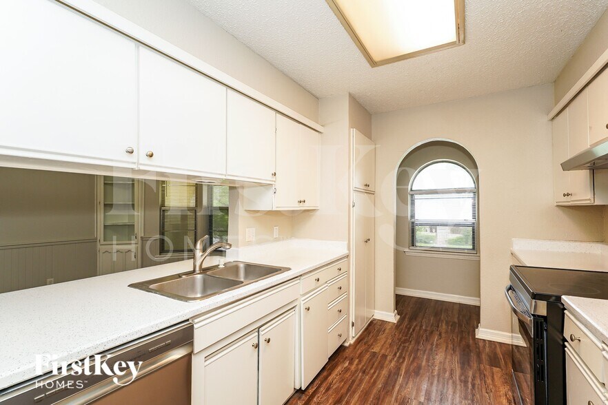Building Photo - 3417 Willowcrest Dr