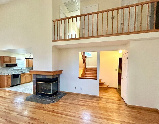 Building Photo - Looking for a Quality tenant who Appreciates a Gourmet Kitchen