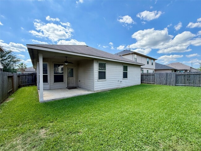 Building Photo - 25410 Saddlebrook Champion Way