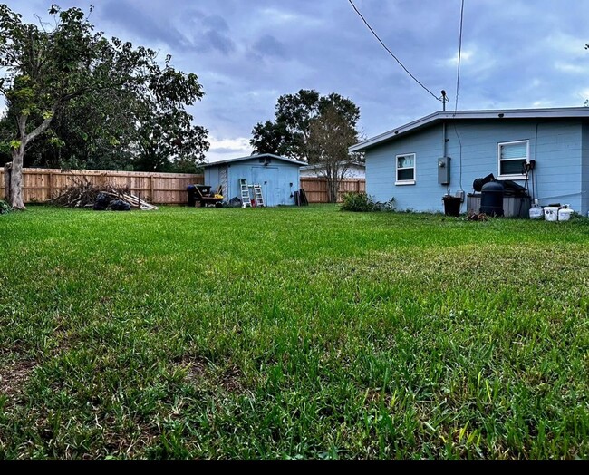 Building Photo - Cozy Remodeled 3/2 in North Orlando! Avail...