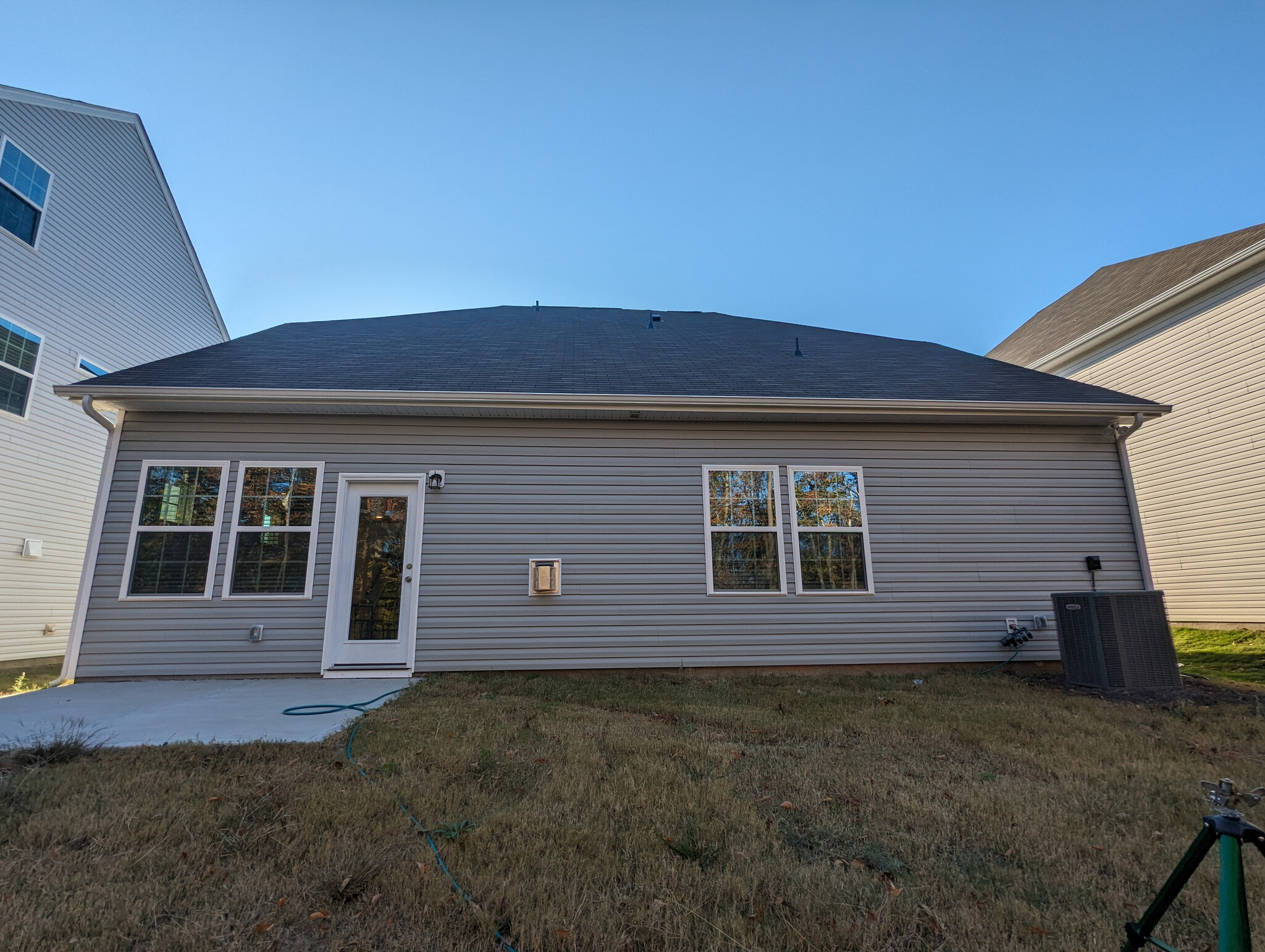 Building Photo - Room in House on Kennerly Ctr Dr