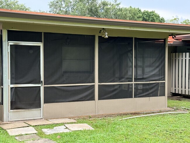 Building Photo - 1432 NW 93rd Terrace